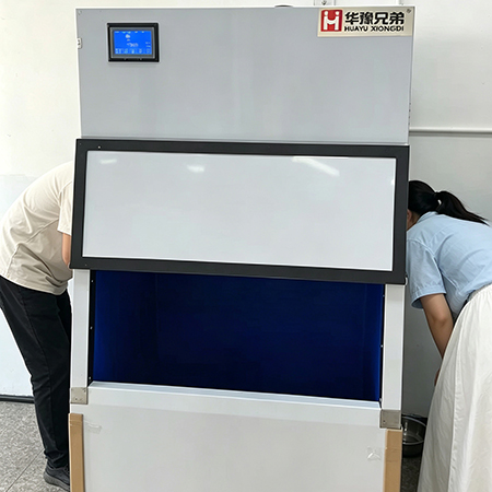700公斤纯雪花机和500公斤片冰机交付海鲜姿造店